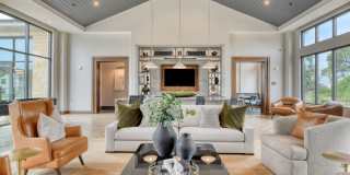 Park at Stone Oak Gallery 1