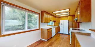 Application pending- Location, Location! - Four Bedroom house located minutes from Des Moines Waterfront Gallery 10
