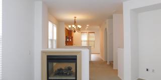 Exceptional 3 bed, 3.5 bath home in Irvine. Gallery 13