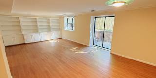 2 Level, 2 Bedroom Hidden Gem in Dupont! Gallery 9