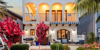 Newport Beach Balboa Peninsula Beach House with Rooftop Deck | Weekly & 30+ Night Stays Newport Beach Balboa Peninsula Beach House with Rooftop Deck | Weekly & 30+ Night Stays Gallery 1