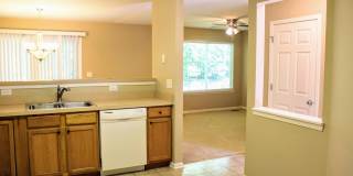 Large 2 Bedroom Townhome in Lakemoor! Gallery 5
