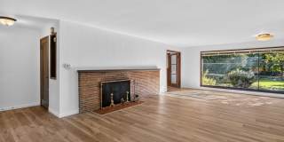1541 Northeast Northgate Way Gallery 1