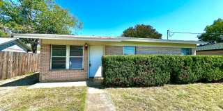 Charming 3 bedroom, 1 bathroom home Gallery 1