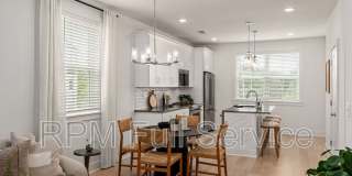 700 N Dupont Avenue Gallery 14