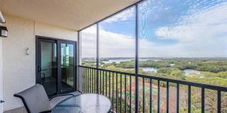 Charming 2BR Condo in Saint Petersburg Gallery 26