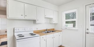 Newly Renovated - 3 Bed, 1.5 Bath Single-Family Home w/ Garage!! Gallery 17