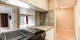Redmond Condo with 2 Parking Spaces Included Gallery 9