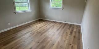 Newly Renovated 2 Bed 1 Bath Apt Move In Special!! Gallery 1