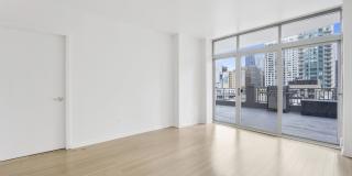 600 North Dearborn Street Gallery 8