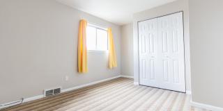 Great building with off street parking, views of the city, laundry on site! Gallery 4
