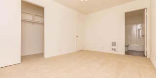 Highland Creek Apartment Homes Gallery 23