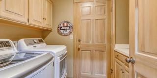Massive 4BD/3BTH and 2 Car garage Home! Minutes from I-35 Gallery 27