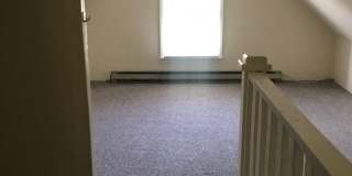 Spacious 5 bedroom house Centrally located to U of M Campus Gallery 6