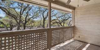 Charming 2BR Condo with Vaulted Ceilings, Fireplace & Pool Access Gallery 22