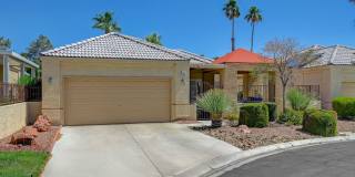 Discover comfort and style in this charming 1809 square foot Las Vegas 55+ residence. Gallery 4