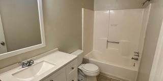 4 bedroom 2.5 bathroom Townhouse Gallery 17