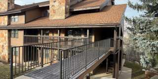 Beautiful condo with walk out entry and 2 parking stalls Gallery 1