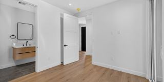 150 N Carondelet St Gallery 16