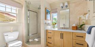 Kahala Palms: Charming Coastal Beach Home w/ Pool, Jacuzzi & Lush Garden Gallery 18