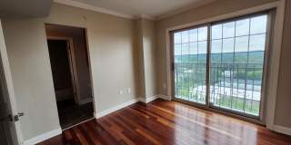 Spacious Midtown Condo with 2 Bedrooms, 2 Balconies & Internet Included! Gallery 11
