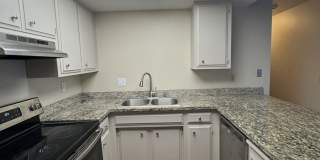 MARCH MOVE IN SPECIAL!! UPDATED 3 BEDROOM DUPLEX IN SACRAMENTO! Gallery 1