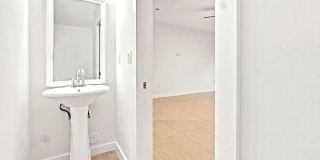 432 SE 16TH Street Gallery 16