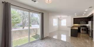 Beautiful South Temecula Townhome in the Gated Community of Temecula Lanes! Gallery 1