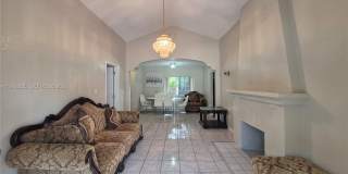 28 NE 49th St Gallery 11