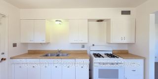 2831 E Adams Street Gallery 14