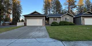 Charming 2 Bed, 2 Bath Duplex near Riverside State Park! Gallery 7