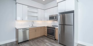 Mark on 8th Gallery 6