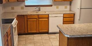 Clean 4 Bedroom Home near CSU Gallery 4