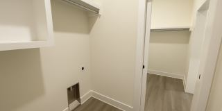Spacious 3 Bedroom Home with Oversized Primary Suite near Webb & Pawnee Gallery 12