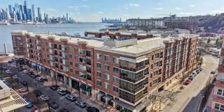 22 AVENUE AT PORT IMPERIAL Gallery 1