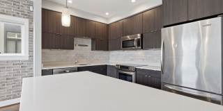 Luxury 2BR/2BA Columbia Heights Condo w/ Patio & Parking! Gallery 6