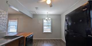 2/1 House With a Detached Garage / Garage Has Pool Table & Bathroom / Large Corner Lot / NBISD Gallery 10