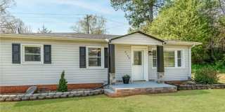 Beautiful Home with tons of land Gallery 1