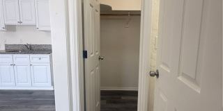 2001 Cedar Avenue Gallery 10