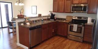 4 bd, 3.5 ba Foxfire condo, just south of MU campus, w/d, 1 car garage, near Green Meadows and Providence Gallery 7