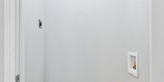 Aspire Gallery 18