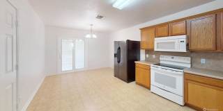 Fantastic - 3 bed 2 bath with Solar Panels Gallery 4