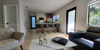 77 Ne 43rd St Gallery 13