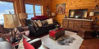 Charming Tahoe Donner Log Cabin with Hot Tub Gallery 5