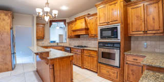 Freshly Updated 4-Bedroom Home in Norris Ferry Landing Gallery 5