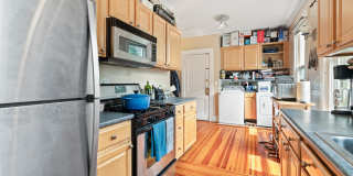 253 W Elm Street unit: 2 Gallery 4