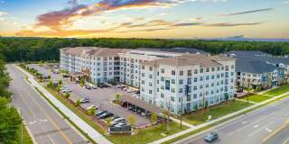 Overture Chapel Hill 55+ Active Adult Apartment Homes Gallery 3