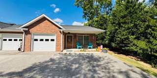 3 Bedroom, 2 Bath Townhouse Gallery 1