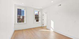 692 N High Street Gallery 13