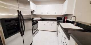 Room in 6 Bedroom Home at Henslowe Dr Gallery 6